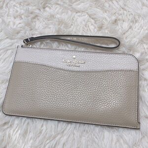 New With Tag Kate Spade Wristlets Cute Elegant Universal